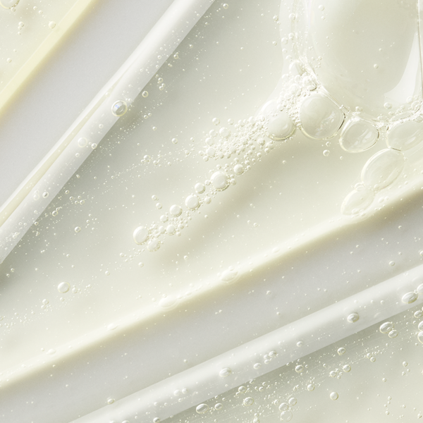 126461-126462-satinique-purifying-shampoo-product-texture-sat2024purstxtimg614 126461-126462-satinique-purifying-shampoo-product-texture-sat2024purstxtimg614